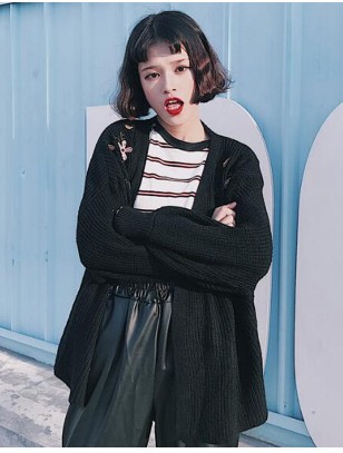 Knitted sweater with loose and thin embroidered cardigan