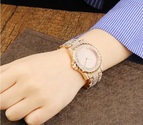 Fashion Bling Casual Ladies Female Quartz Gold Watch Crystal