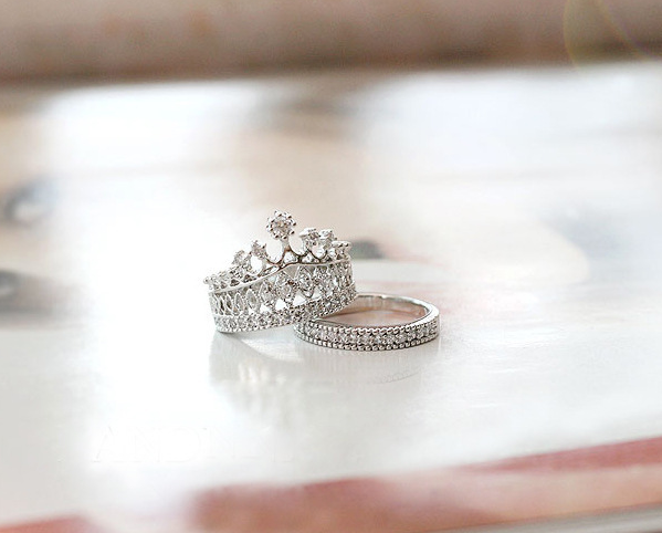 Ring Zircon Hollow Crown Silver