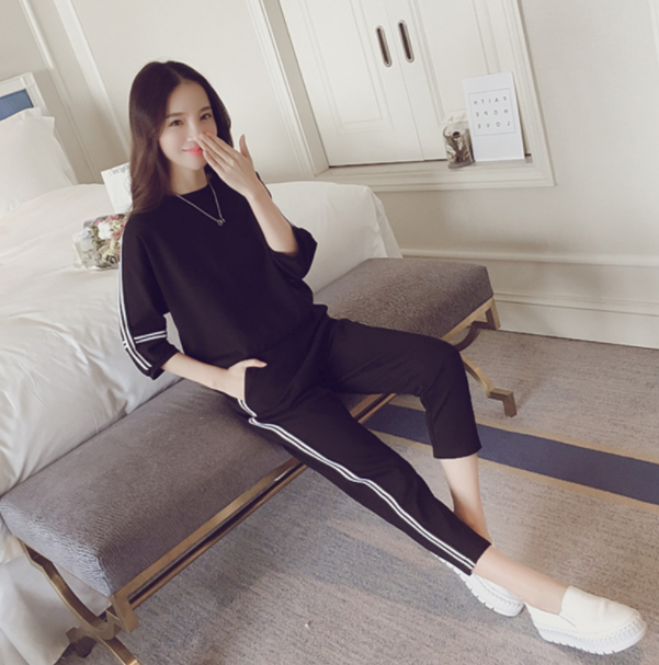 Korean version of the loose casual suit female summer sports clothes junior high school students side stripes short-sleeved cropped trousers two-piece