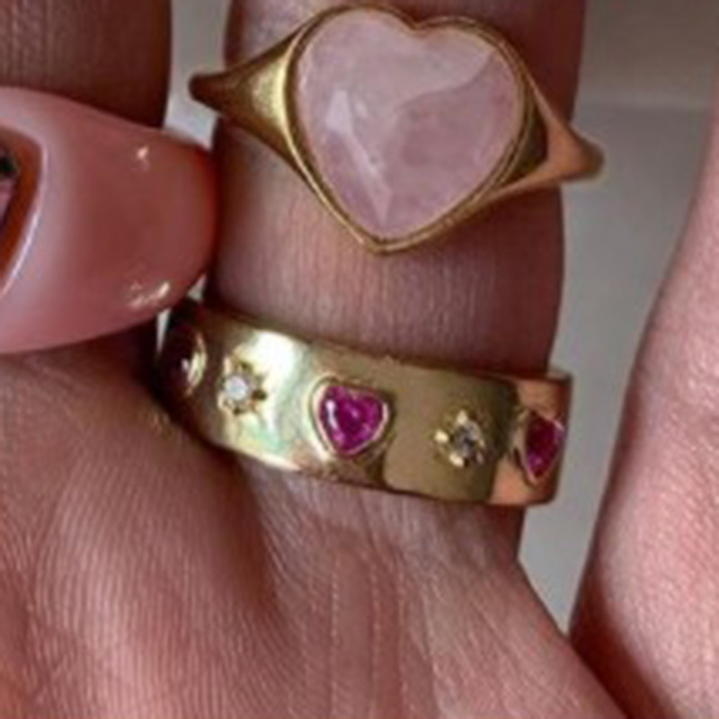 Red Peach Heart Zircon Ring Titanium Steel Electroplating