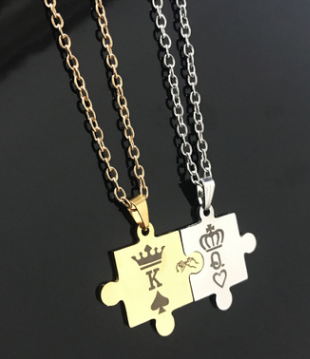 Europe and the United States Europe and the United States bursts decorated with stainless steel jewelry couple necklace king queen crown pendant accessories