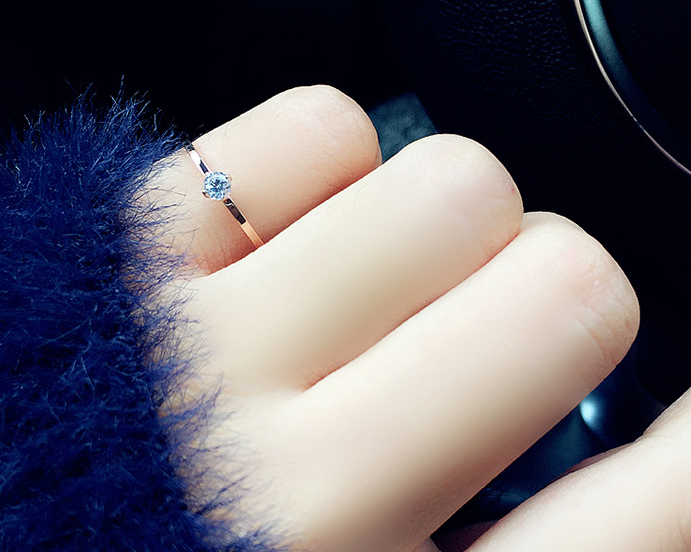 Simple single diamond temperament titanium steel ring