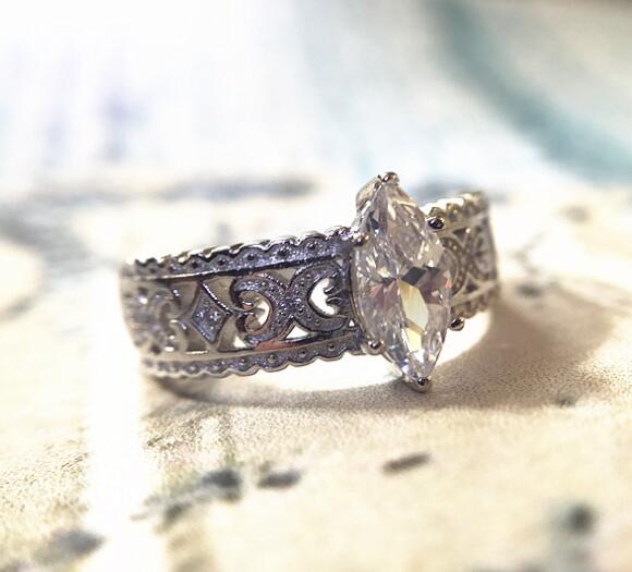 Large main diamond inlaid horse eye zircon female ring retro hollow Baroque style simulation diamond ring marriage proposal