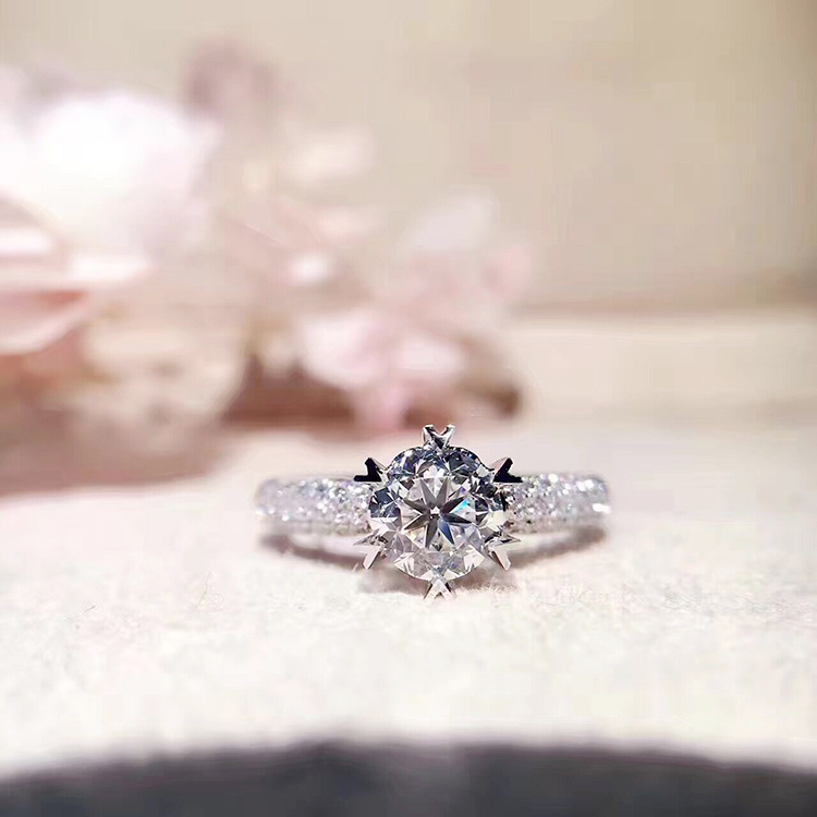 Japan and South Korea simple six-claw heart-shaped carat women's crown full diamond simulation wedding diamond ring