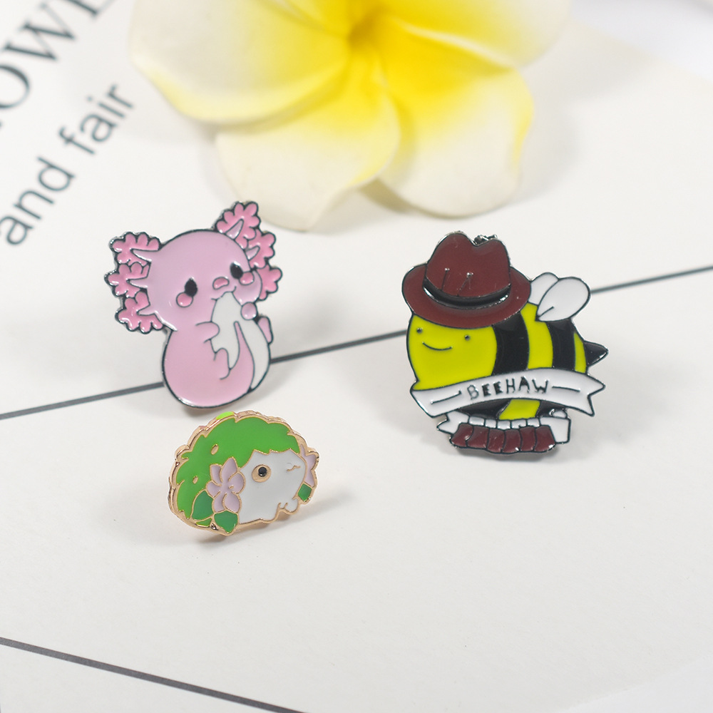 Cartoon Cute Animal Brooch Badge Accessory — view 2
