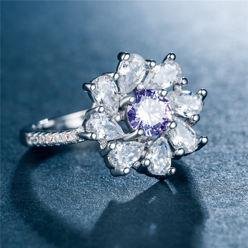 Creative ladies' ring