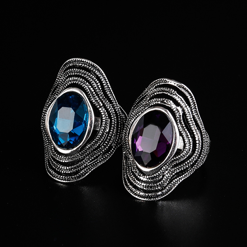 Irregular hollowed ring