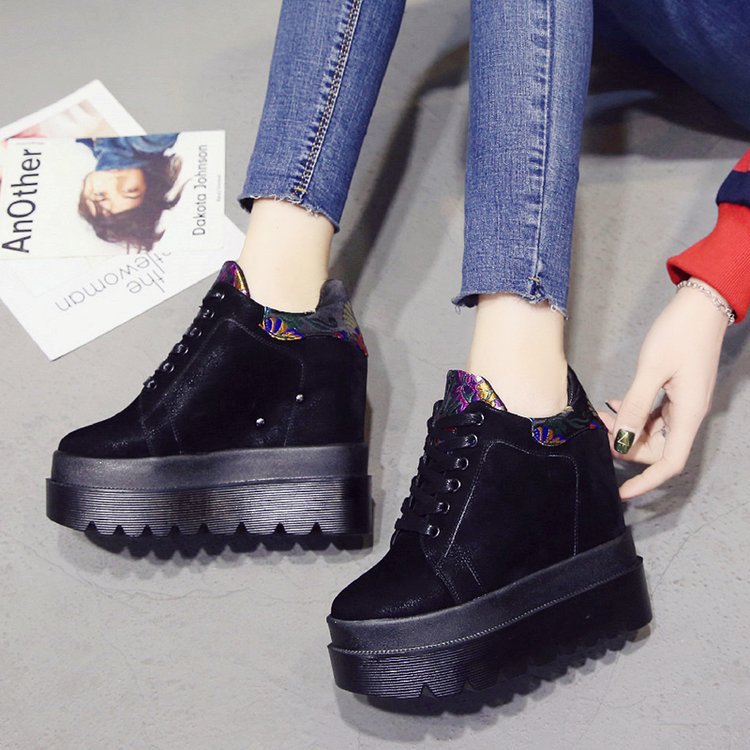 Spring thick bottom increased round head embroidery high heel waterproof platform shallow mouth lace single shoes super high heel women's shoes wholesale
