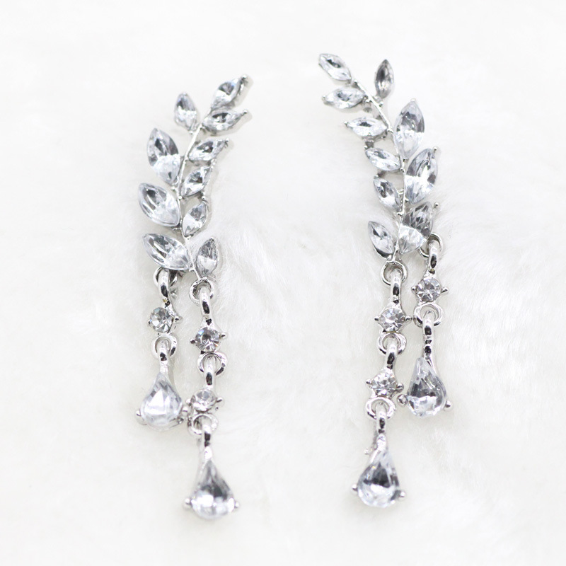 Korean temperament creative fashion diamond simple alloy leaves tassel earrings leaf resin earrings