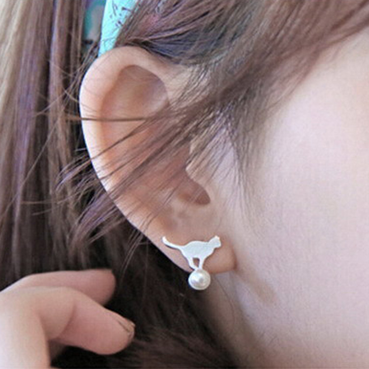 Kitty pearl brushed earrings creative personality asymmetric girl earrings