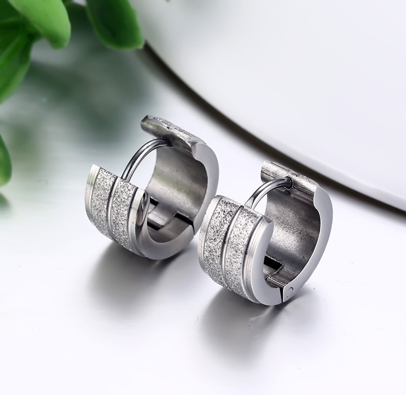 Korean version of the trend of women's earrings