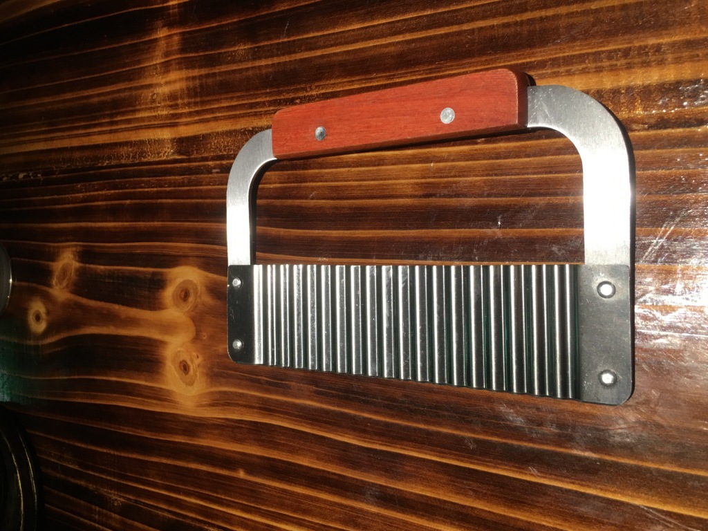 Cut potato wave knife