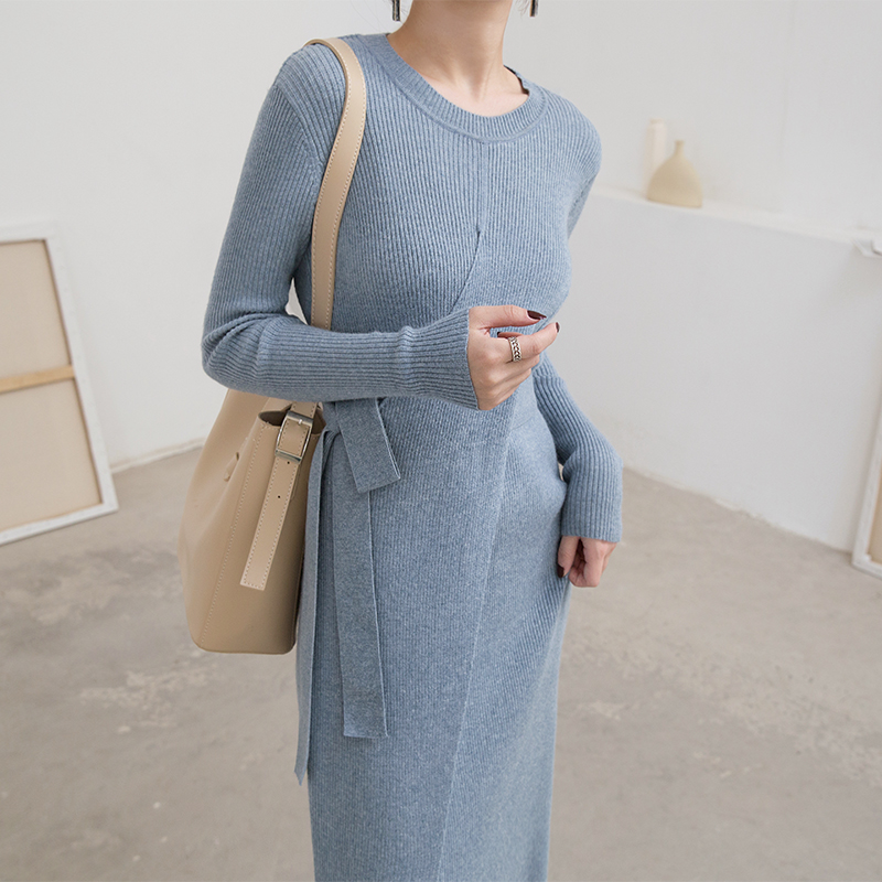 MONA early autumn cold wind French knitted sweater inside the body cultivation, autumn and winter, the bottom is too thin to wear a knee dress.