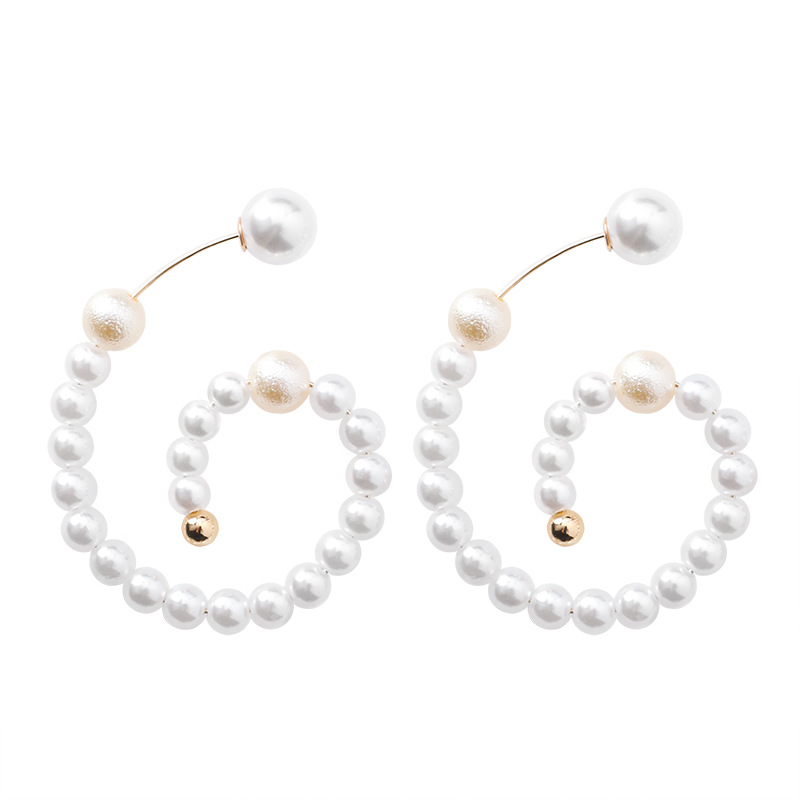 Pearl earrings wear geometric circle earrings before and after
