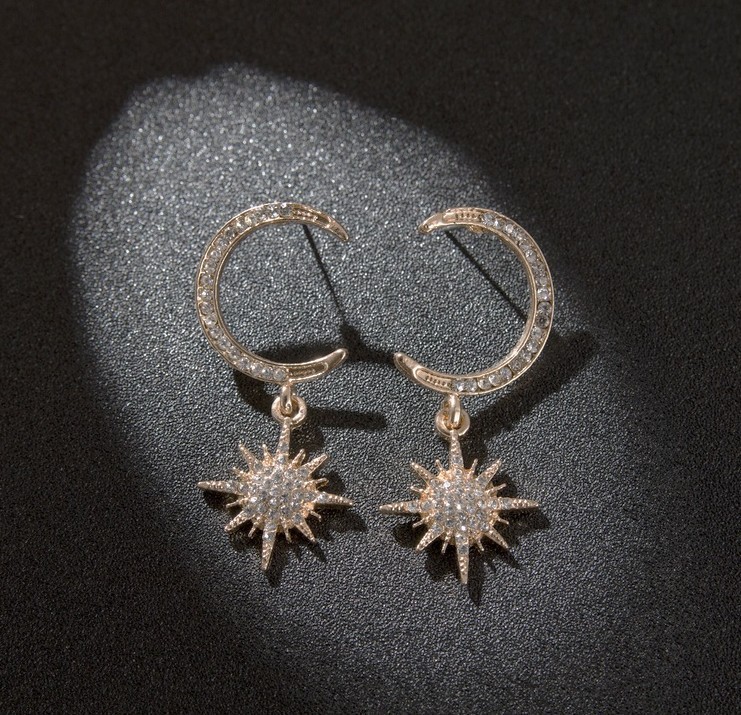 Fully versatile long earrings exaggerated crescent star stud earrings