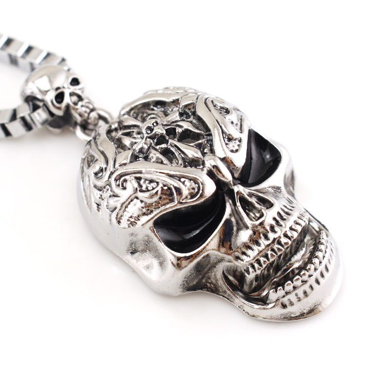 Three-dimensional skull pendant box chain men's necklace