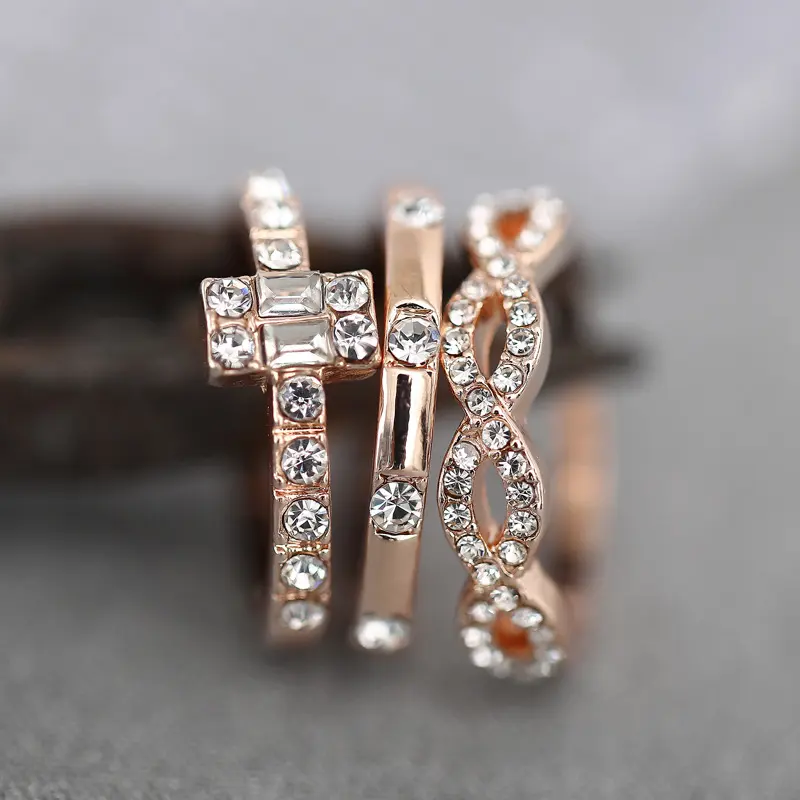 Diamond Inlaid Zircon Ring