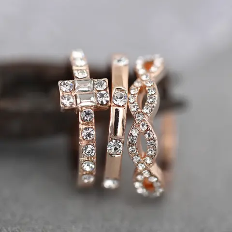 Diamond Inlaid Zircon Ring