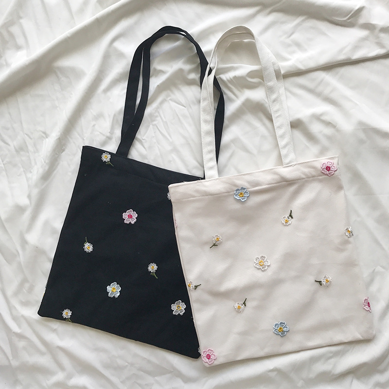 Literary Wind Bud Silk Yarn Embroidery Flower Shoulder Bag Fairy Loli Canvas Bag — image 1