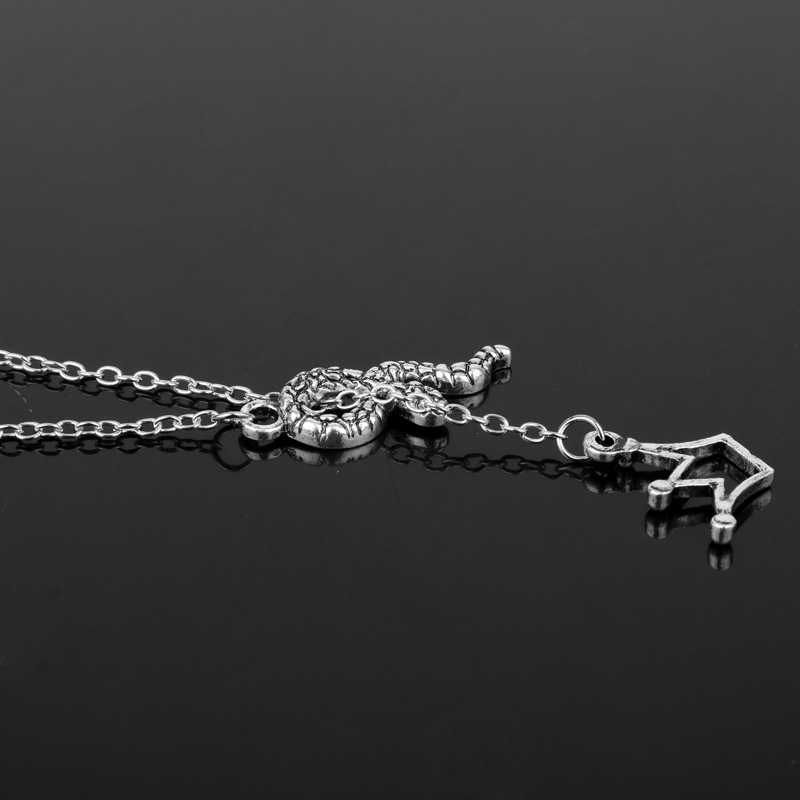 Snake Necklace Fashion Temperament Crown Pendant Clavicle Chain