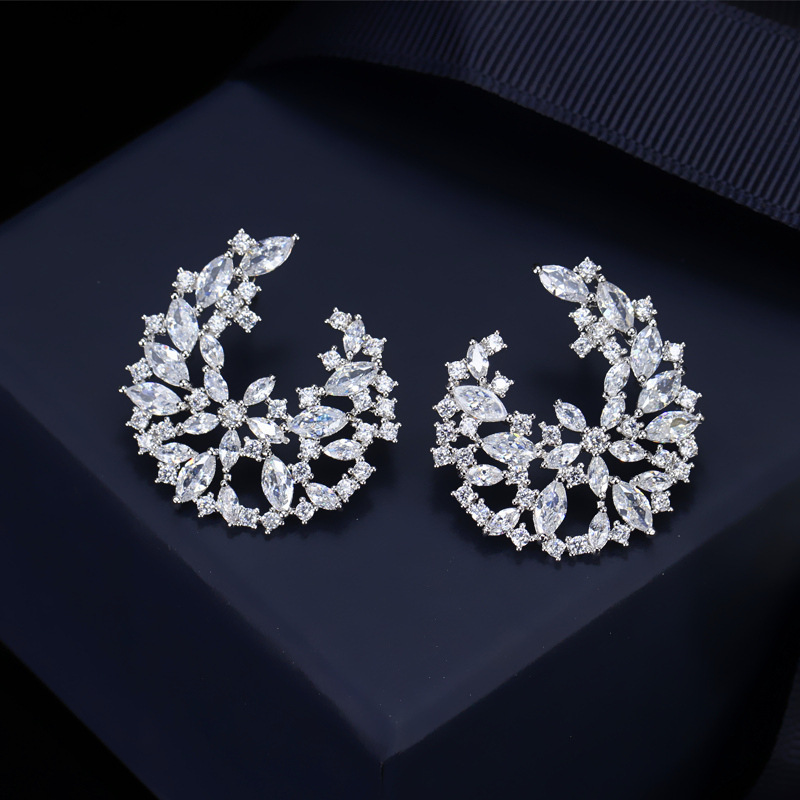 Conception autrichienne accessoires de mariage Rouge Cristal bijoux de mariée boucles doreilles à tige Avec Zircon Cubique