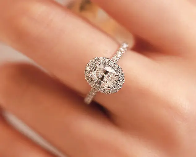 New European and American luxury cross-border jewelry Female fashion jewelry white oval zircon ring female