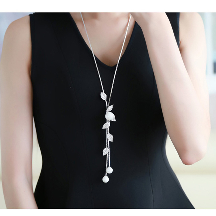 Leaf pearl fringed sweater chain female
