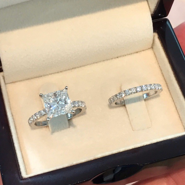 Wish hot sale 1.8 carat diamond princess ring European and American plated 925 silver engagement simulation diamond ring