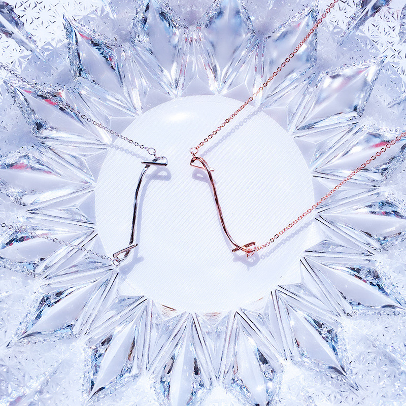 Simple clavicle chain