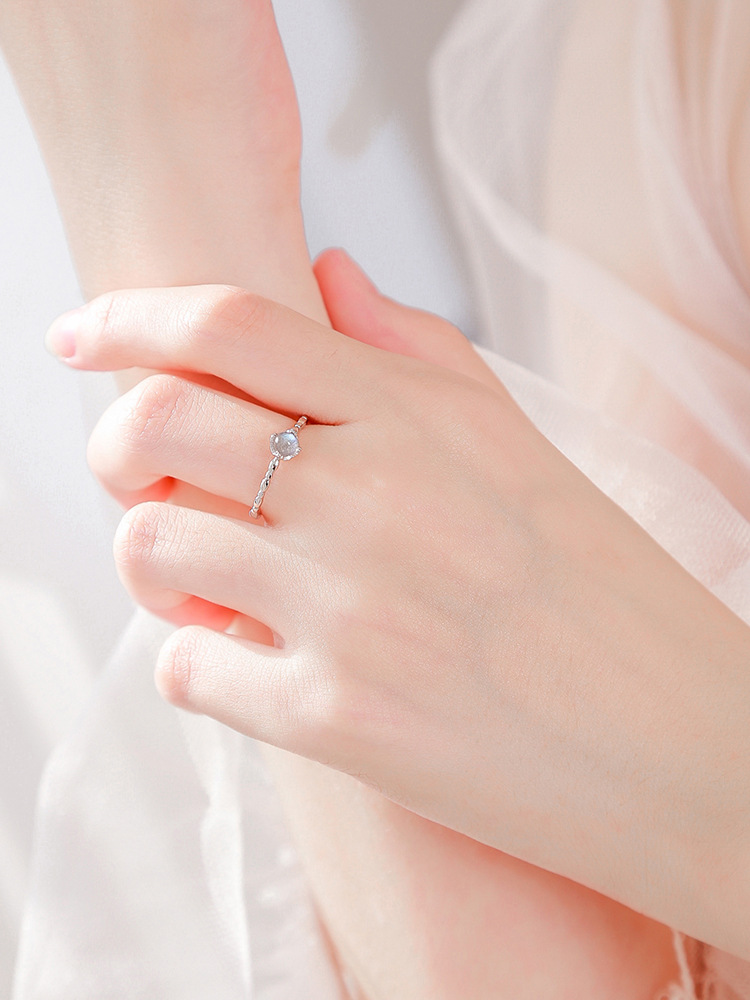 خاتم حجر القمر الطبيعي للنساء من الفضة الإسترلينية بتصميم قلب، قابل للتعديل، لخنصر المؤشر، مناسب لفصل الشتاء