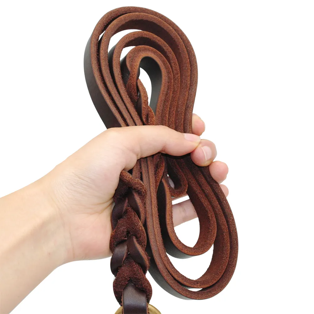 The first layer of leather dog leashes