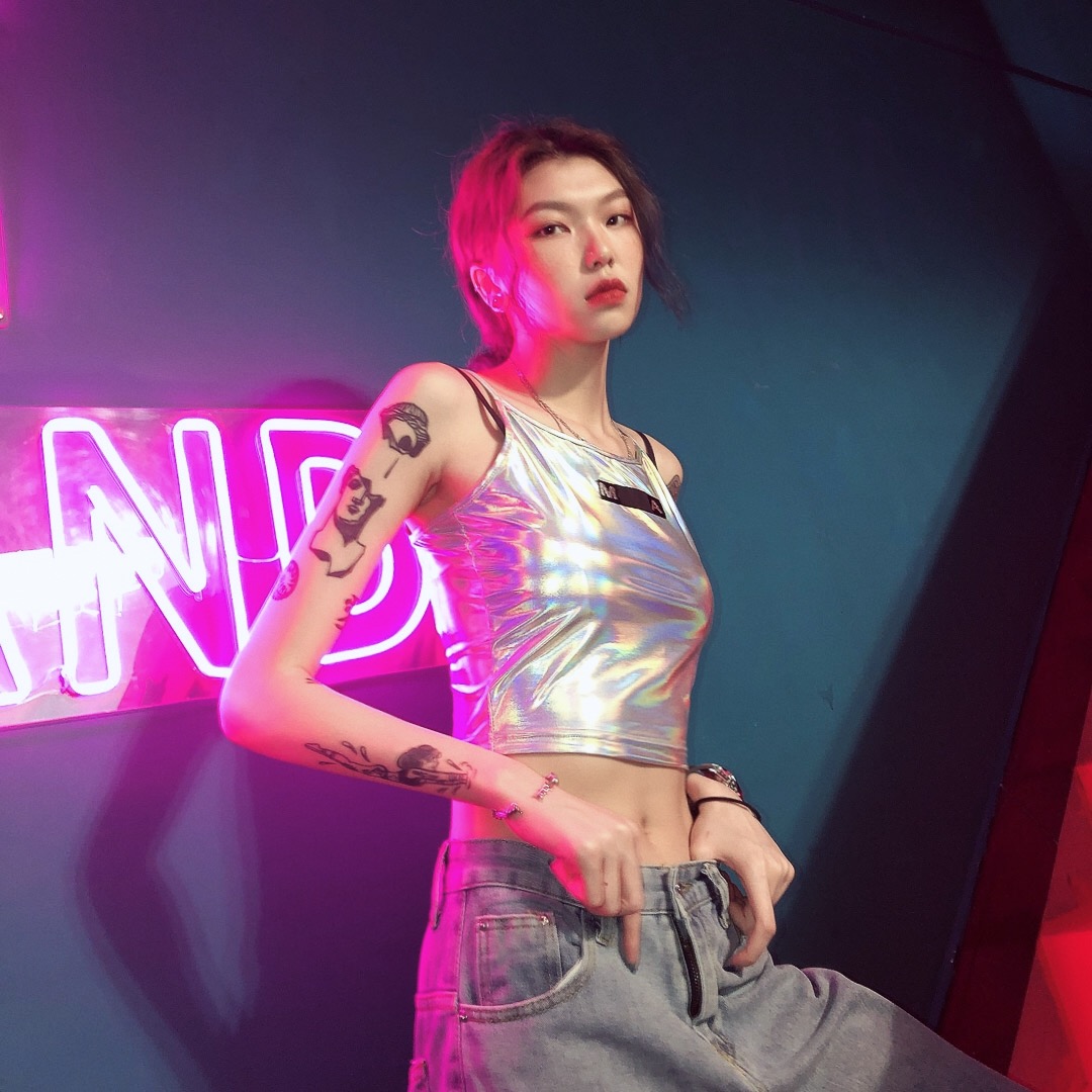 Laser small sling letter embroidery patch colorful bottoming shirt was thin umbilical shirt female