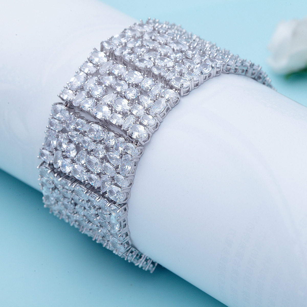Atmospheric multi-layer micro-inlaid 3A zircon bracelet