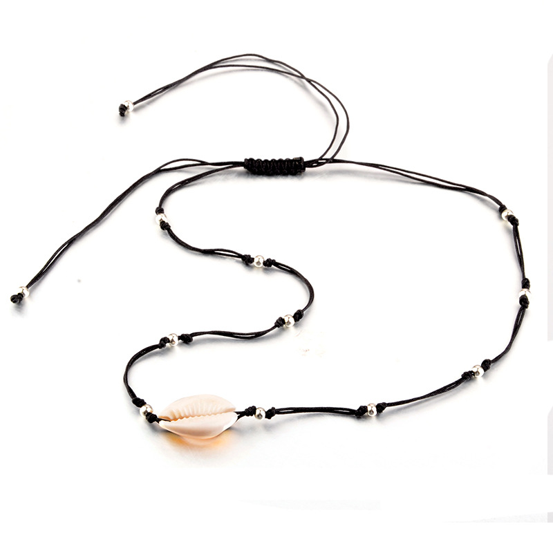 Shell material necklace