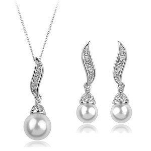 Diamond Winged Angel Pearl Set
