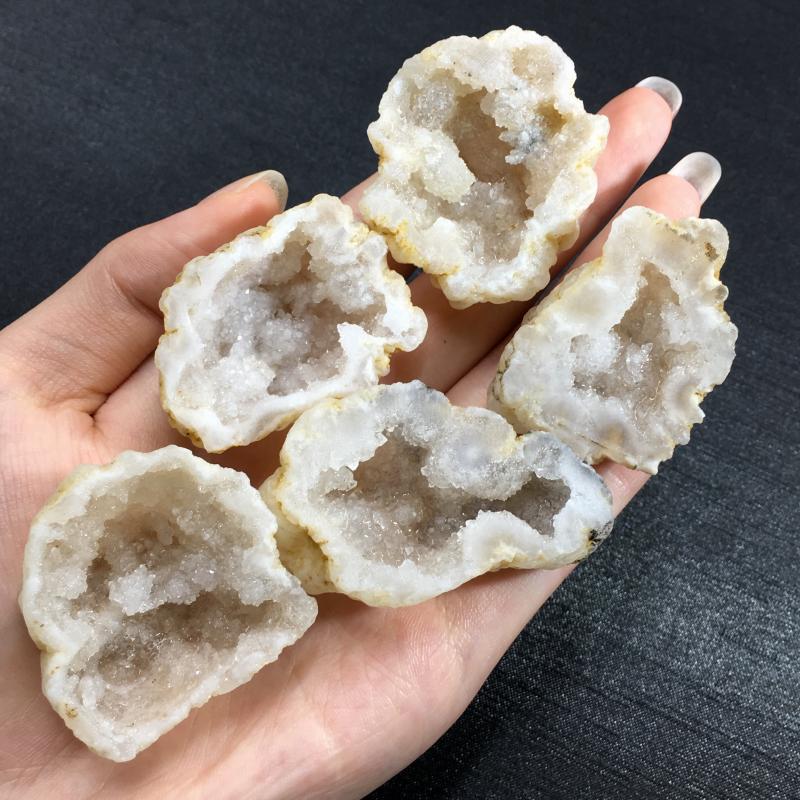 Raw Crystal Quartz Cluster Geode (8 9CM)
