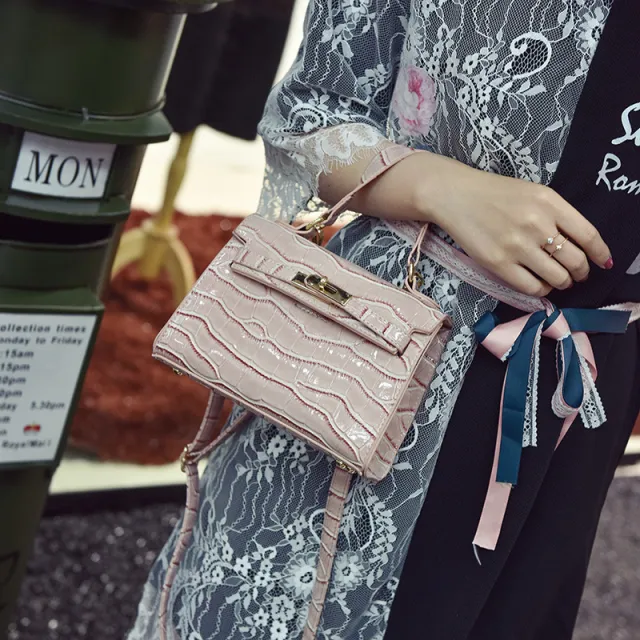 Lady's bag with one shoulder and cross body handbag Pink - Shop at LoveMi