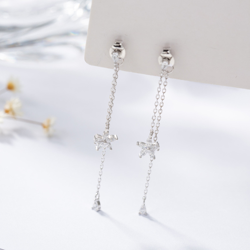 Rear hanging flower earrings