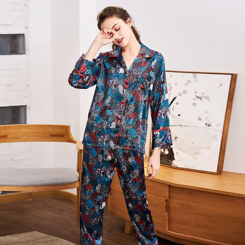 Spinning silk pajamas