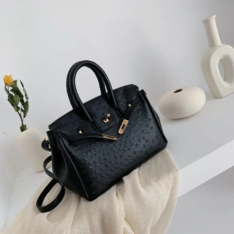 Ostrich pattern handbag - Black