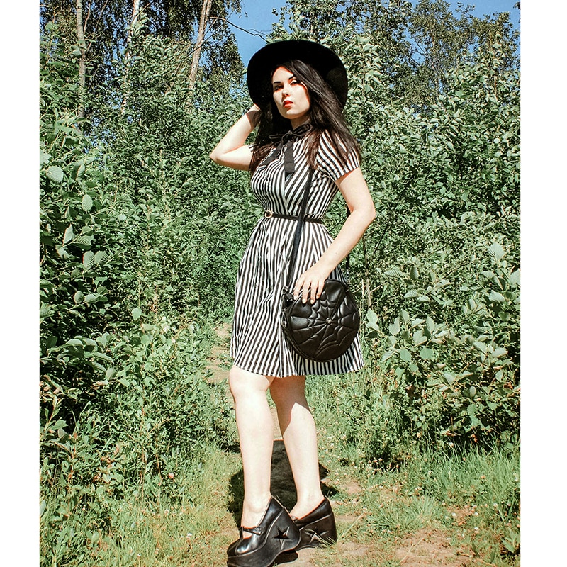 Винтажное платье в полоску на пуговицах