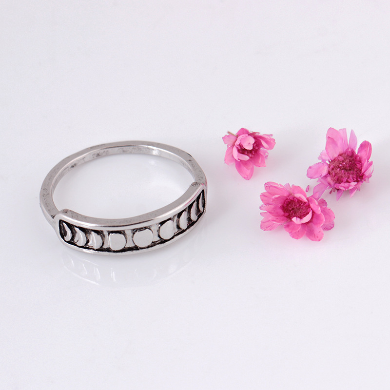 Creative Small  Total Lunar Eclipse Ring Ring Retro