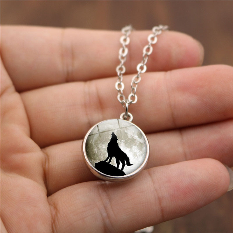 wolf pendant necklace
