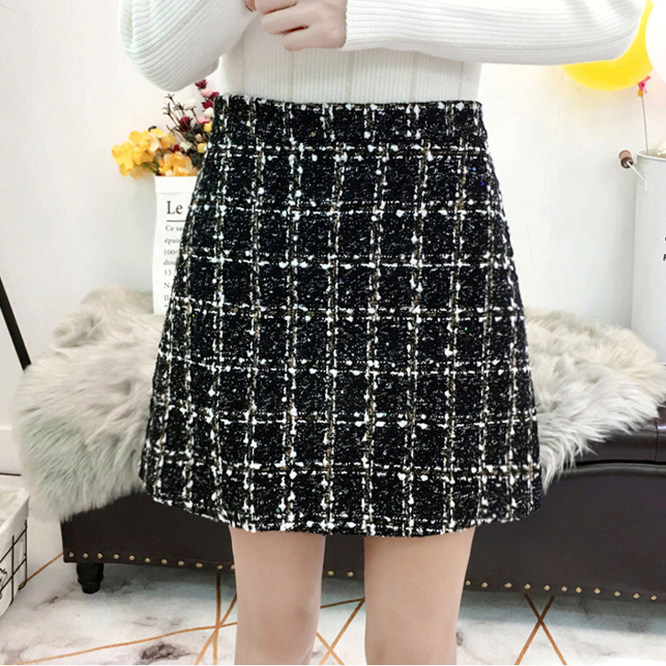 Small fragrance mini skirt Black - Shop at LoveMi