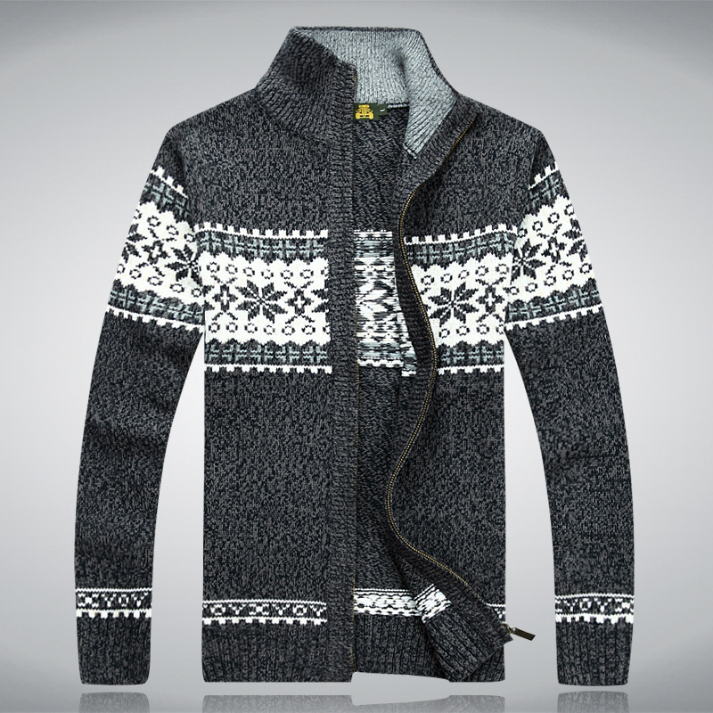 Men's sweater with long sleeve and stand collar