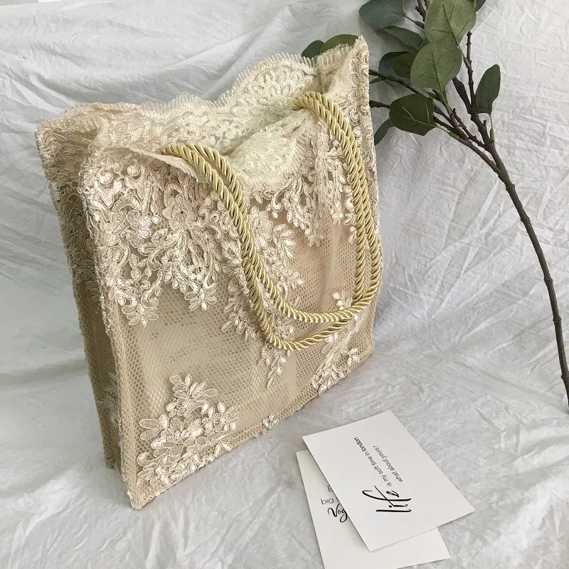 Lace hand shopping bag - Gold