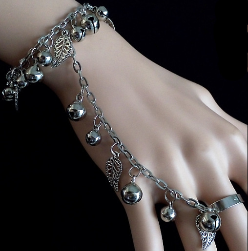 Qingyunzhi Same Paragraph Ring Bracelet One Female Retro Ethnic Bells Bracelets Bells Leaf Ties