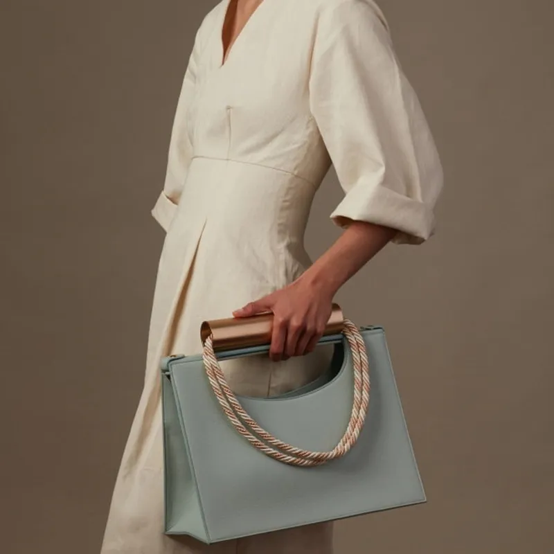 Metal bracelet shoulder bag - Blue