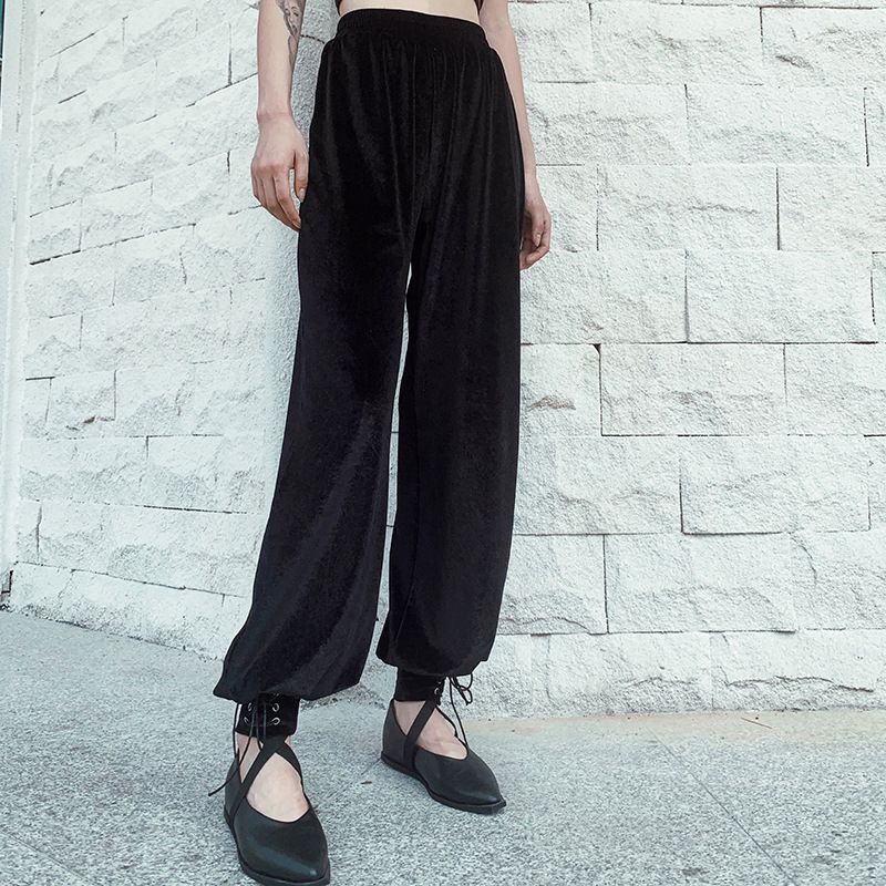 Loose high waist velvet eyelet straps